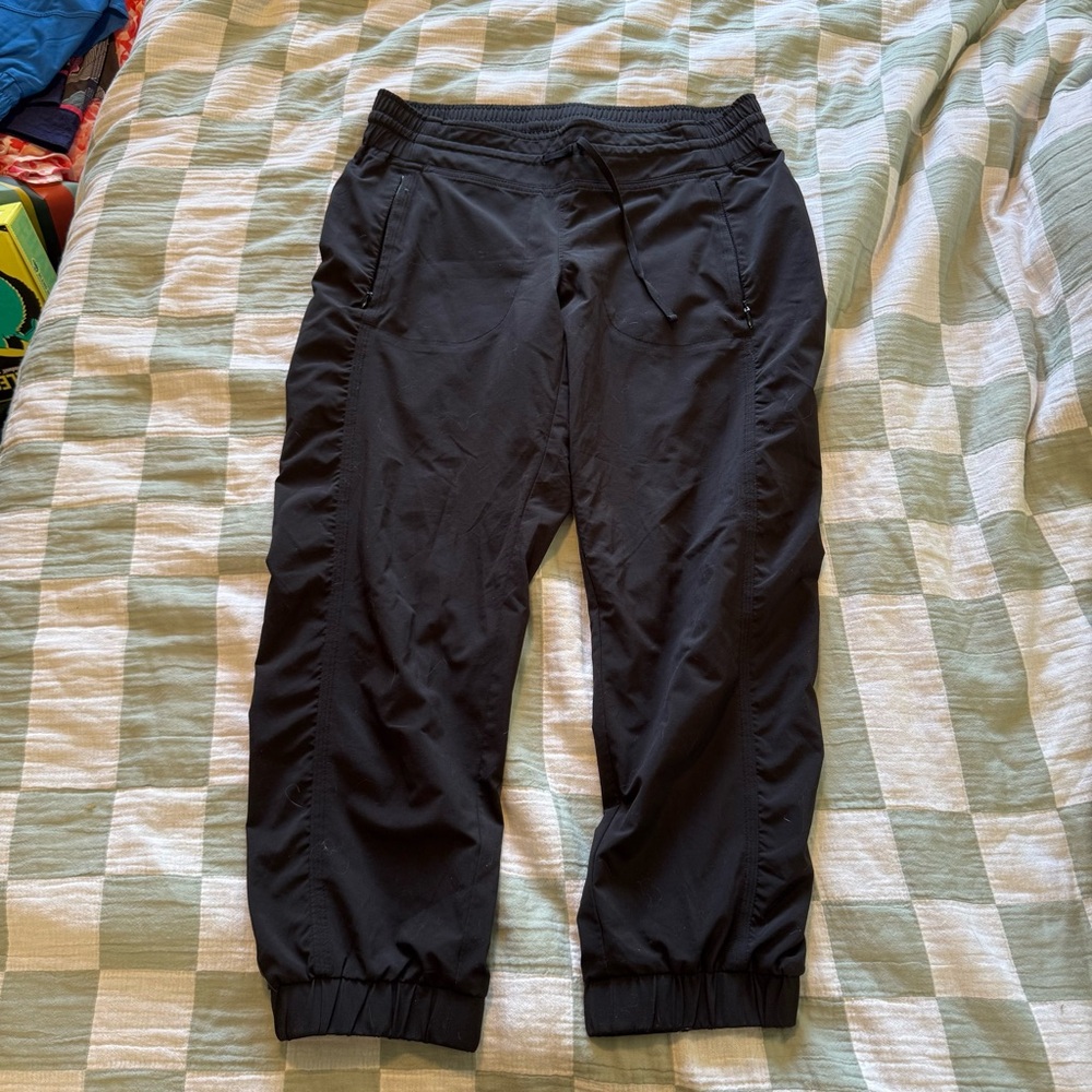 Athleta cropped Jogger Pants